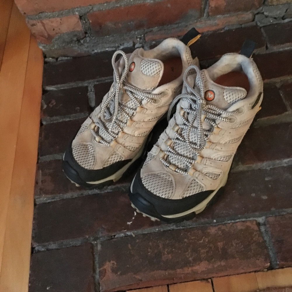 Merrill Hiking Shoes
